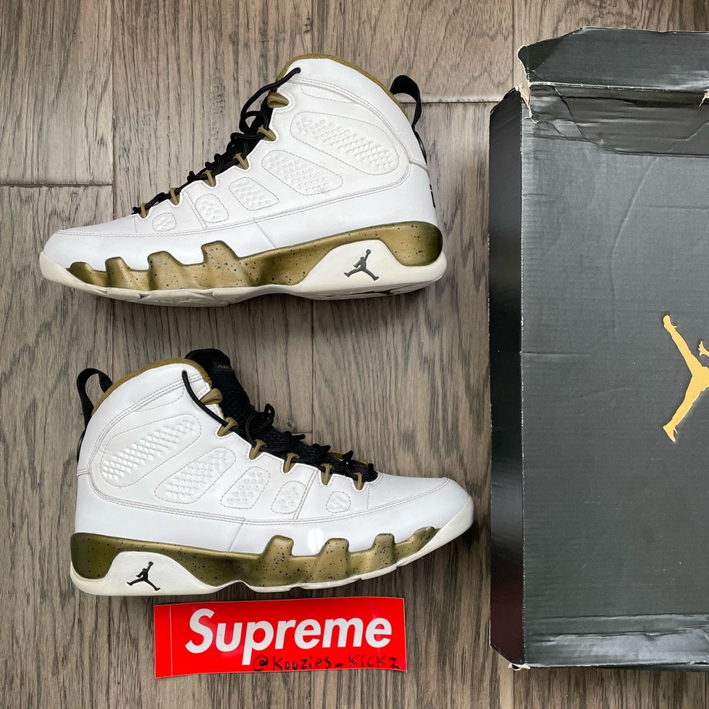 Jordan 9 Statue size 10.5m